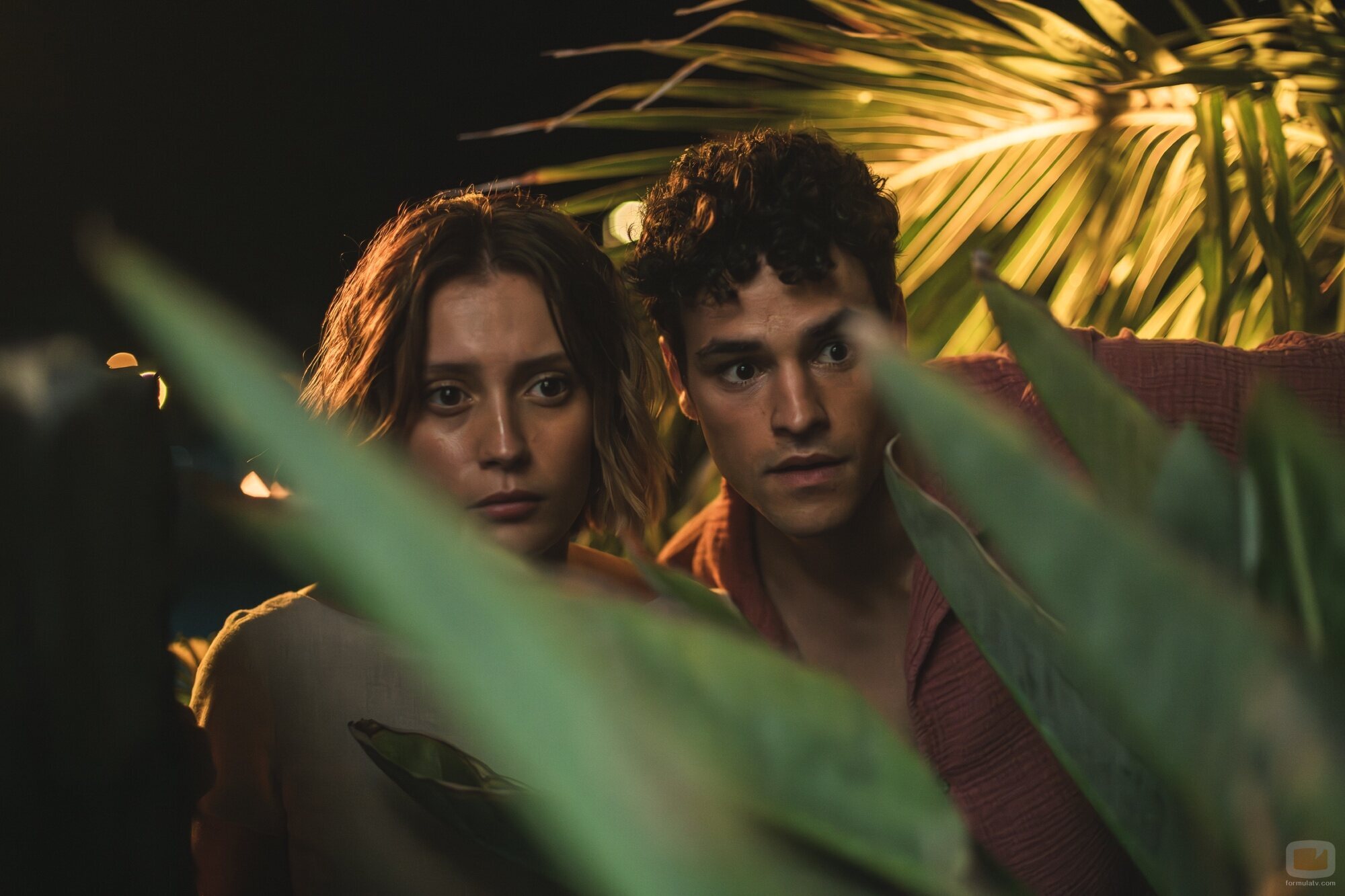 Ana Garcés y Tomy Aguilera en 'Episodio #1.4' de 'Oasis'