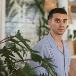 Alex Mola en el 1x04 de 'Oasis'