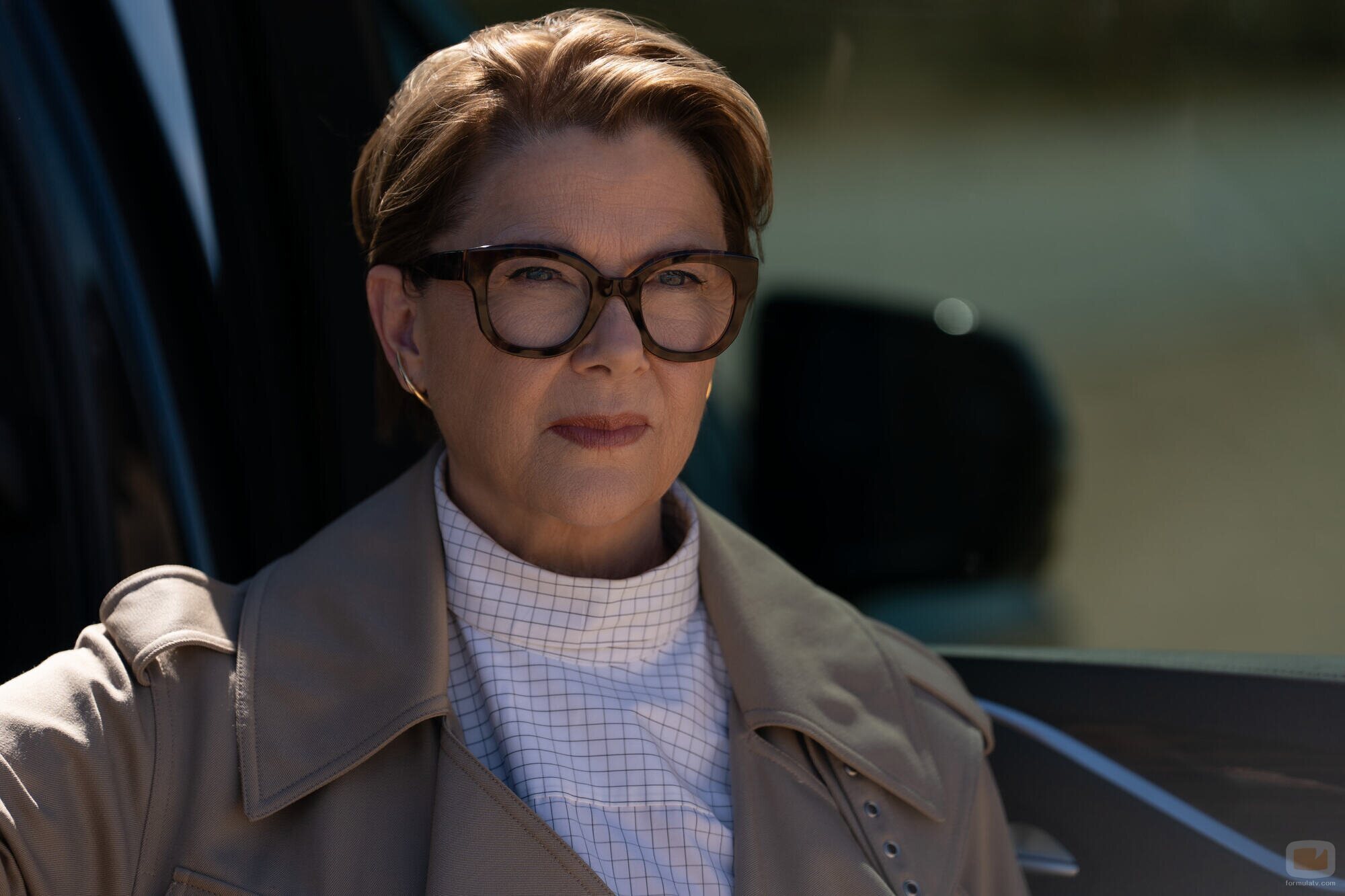 Annette Bening en 1x01 'Sin atajos' de 'Lucky'