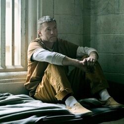 Sam Worthington en la temporada 1 y el capítulo 01 de 'Te encontraré'