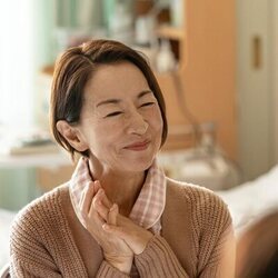 Mieko Harada en 'Episode #1.10' de 'Hit Viral'
