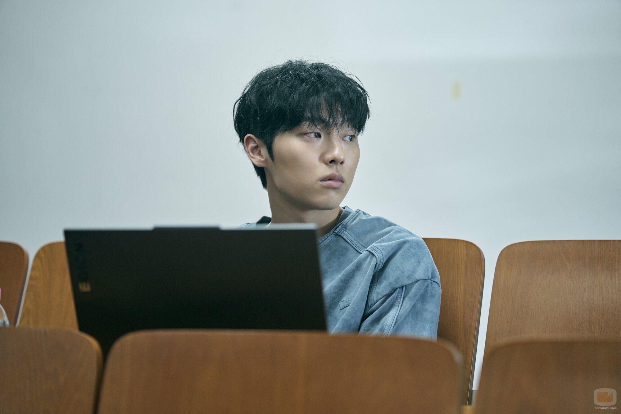 Choi Hyun-wook en el 1x03 de '? ?? ??'