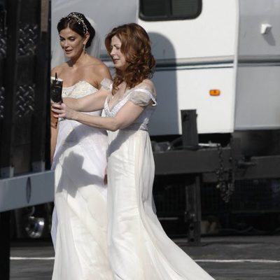 Dana Delany y Teri Hatcher se visten de blanco en 'Mujeres desesperadas'