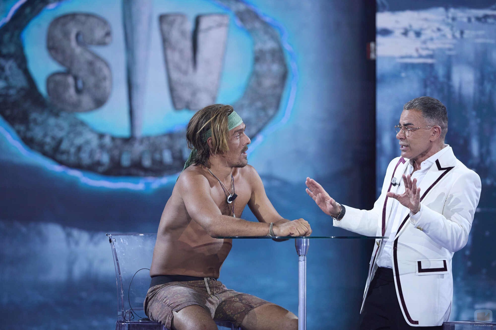 Alvar Seguí de la Quadra-Salcedo y Jorge Javier Vázquez en la gala final de 'Supervivientes 2026'