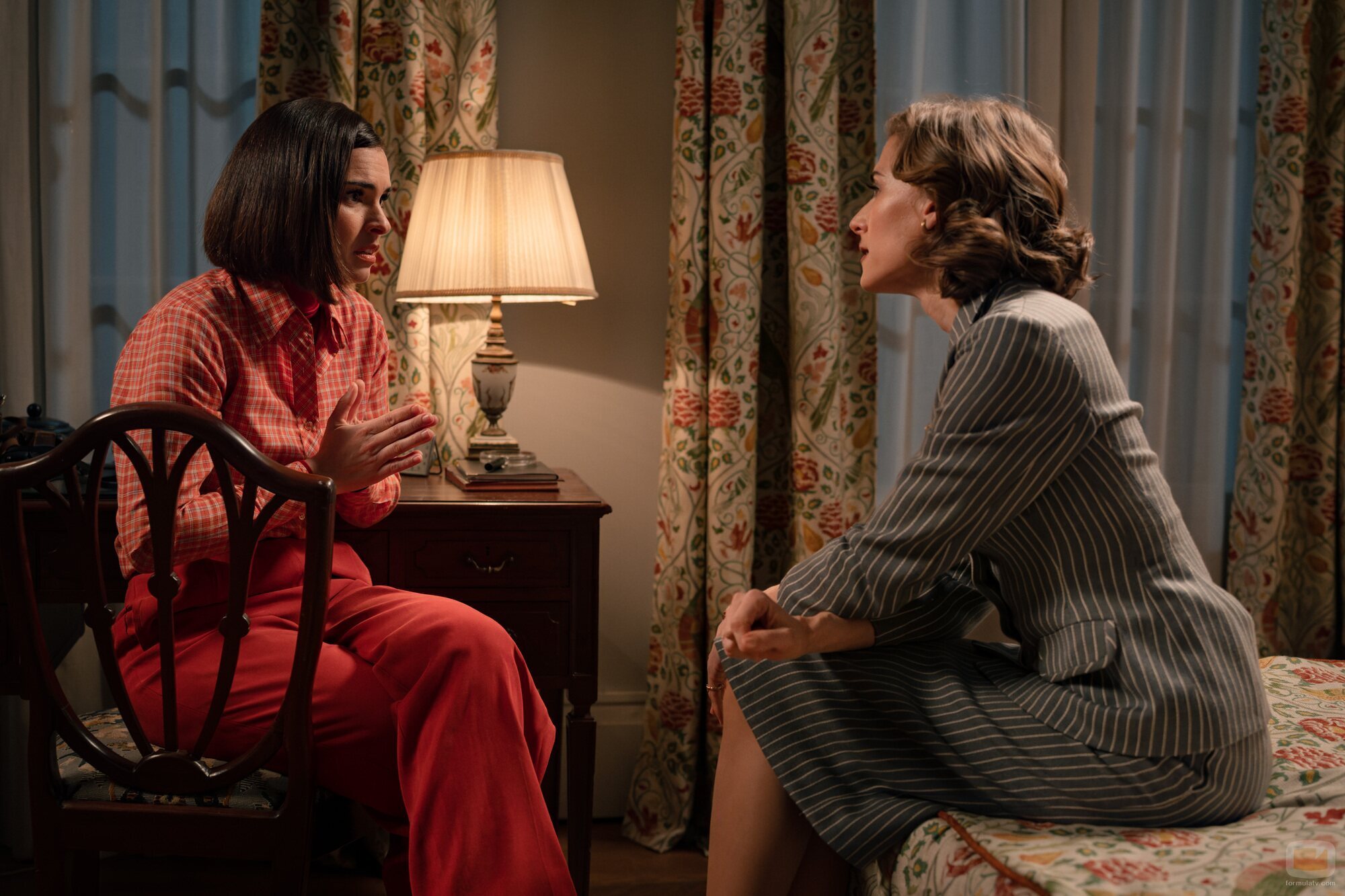 Alba Brunet y Marta Belmonte en 3x105 titulado 'Lunes 15 de junio de 2026' de 'Sueños de libertad'