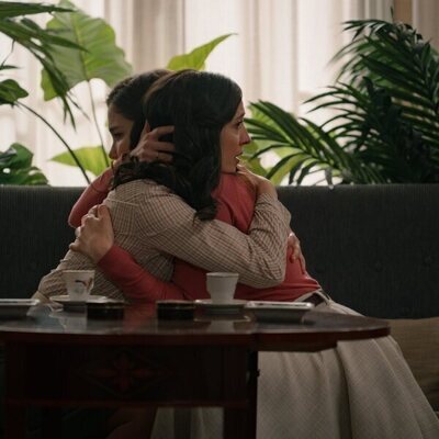Natalia Sánchez y Carolina Lapausa en la temporada 3 y el capítulo 106 de 'Sueños de libertad'