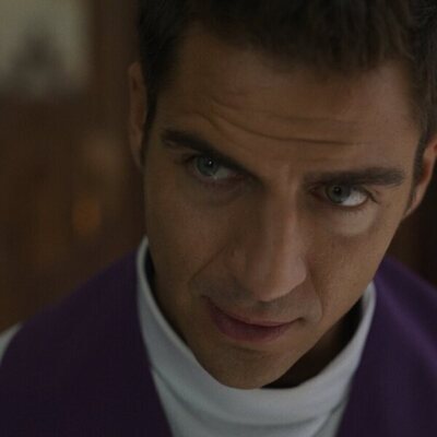 Maxi Iglesias en la temporada 1 y el capítulo 01 de 'Ella, maldita alma'