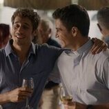 Martiño Rivas y Maxi Iglesias en la temporada 1 y el capítulo 01 de 'Ella, maldita alma'