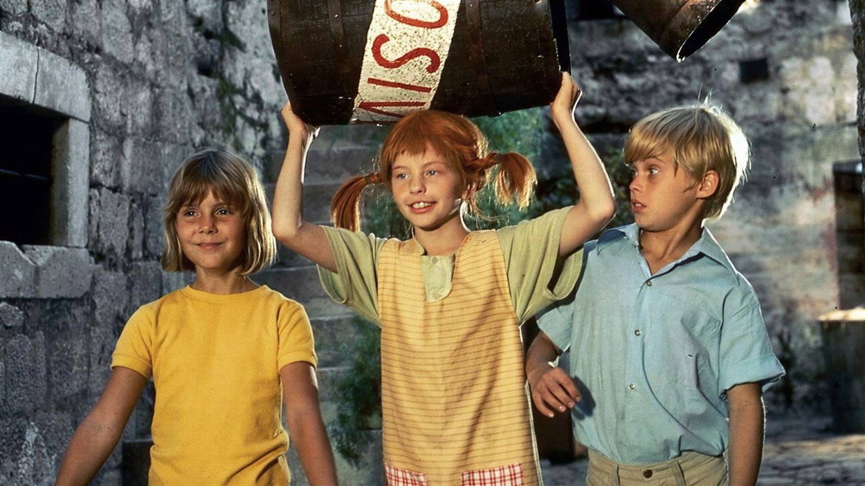 Maria Persson, Inger Nilsson y Pär Sundberg en la serie original de Pippi Calzaslargas