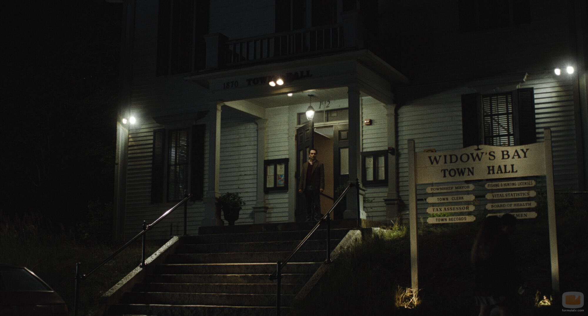 Matthew Rhys en el 1x01 de 'Widow's Bay'