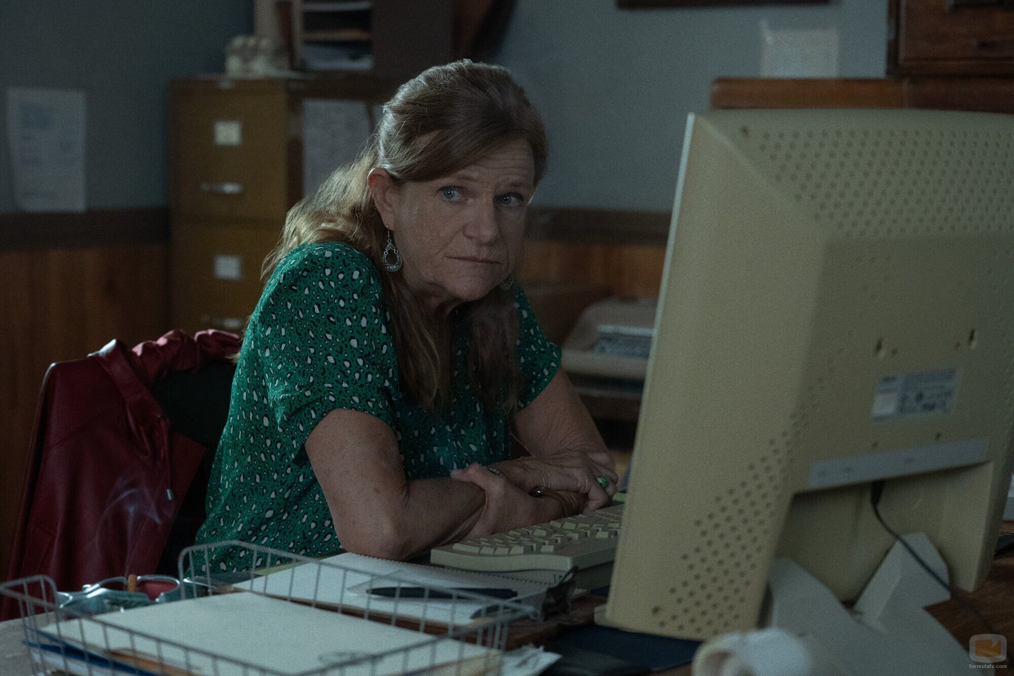Dale Dickey en 1x01 '¡Bienvenidos a Widow's Bay!' de 'La maldición de Widow's Bay'