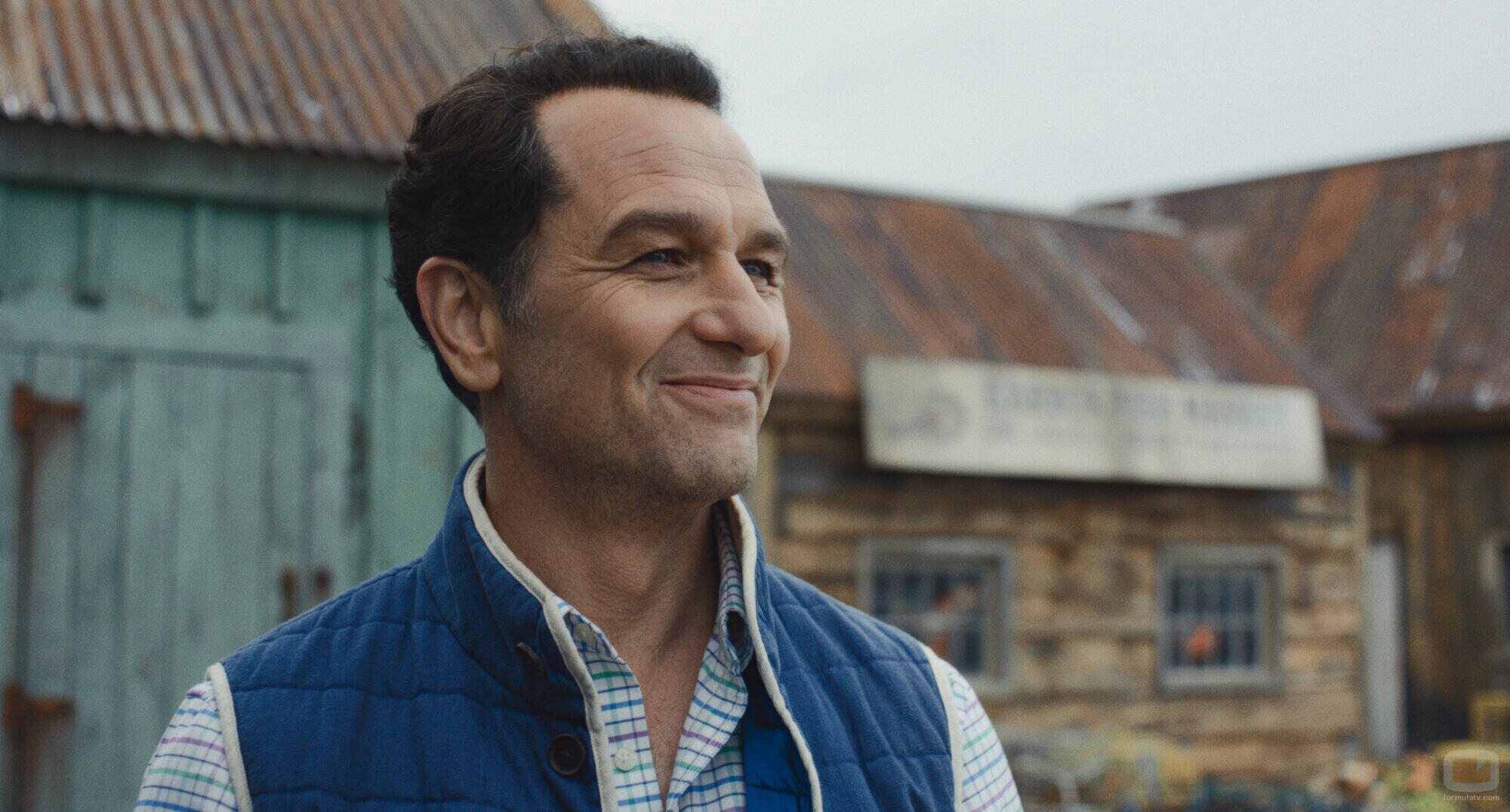 Matthew Rhys en 1x03 'El chapuzón inaugural' de 'La maldición de Widow's Bay'