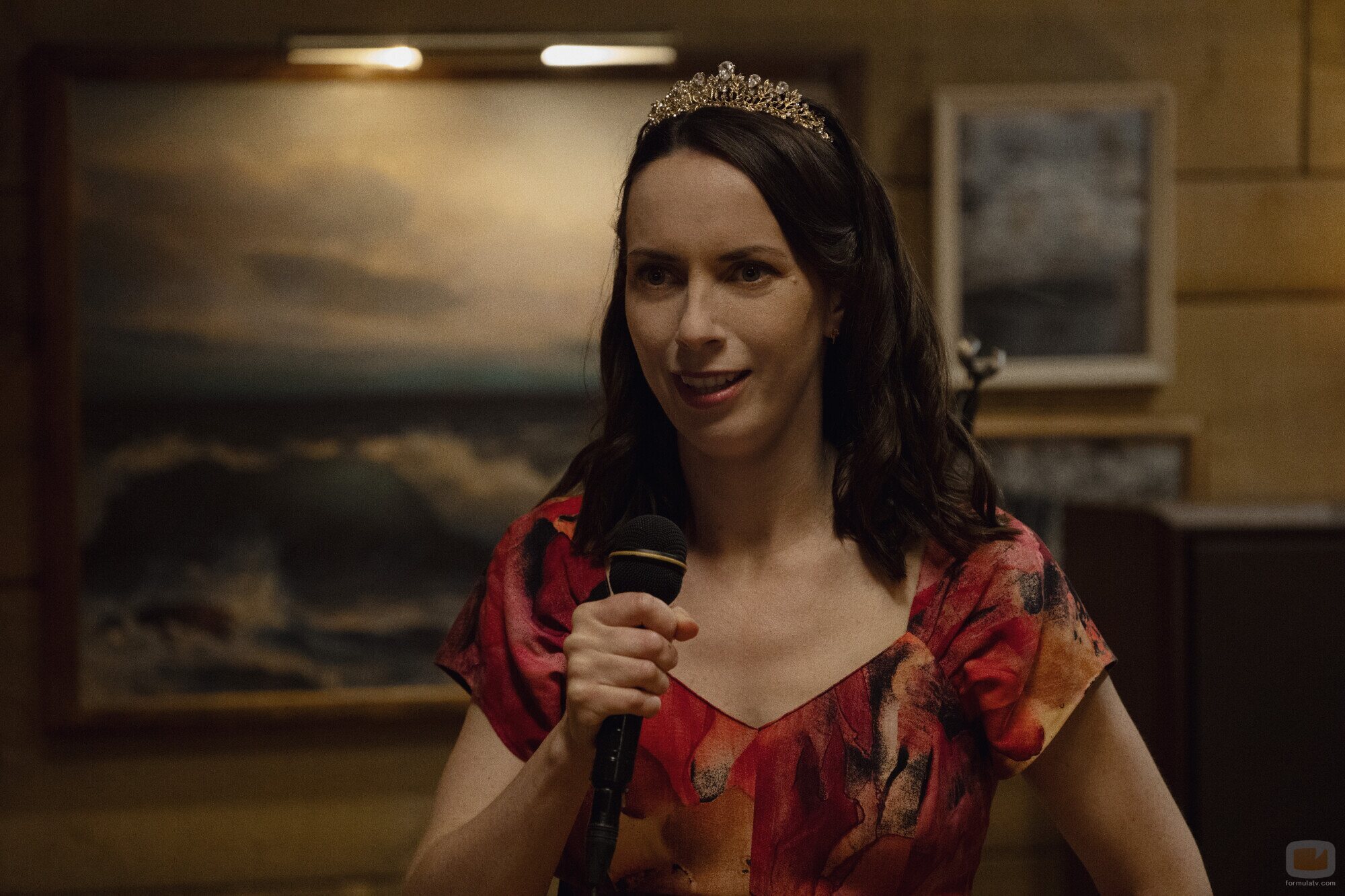 Kate O'Flynn en 1x04 titulado 'Lecturas en la playa' de 'La maldición de Widow's Bay'