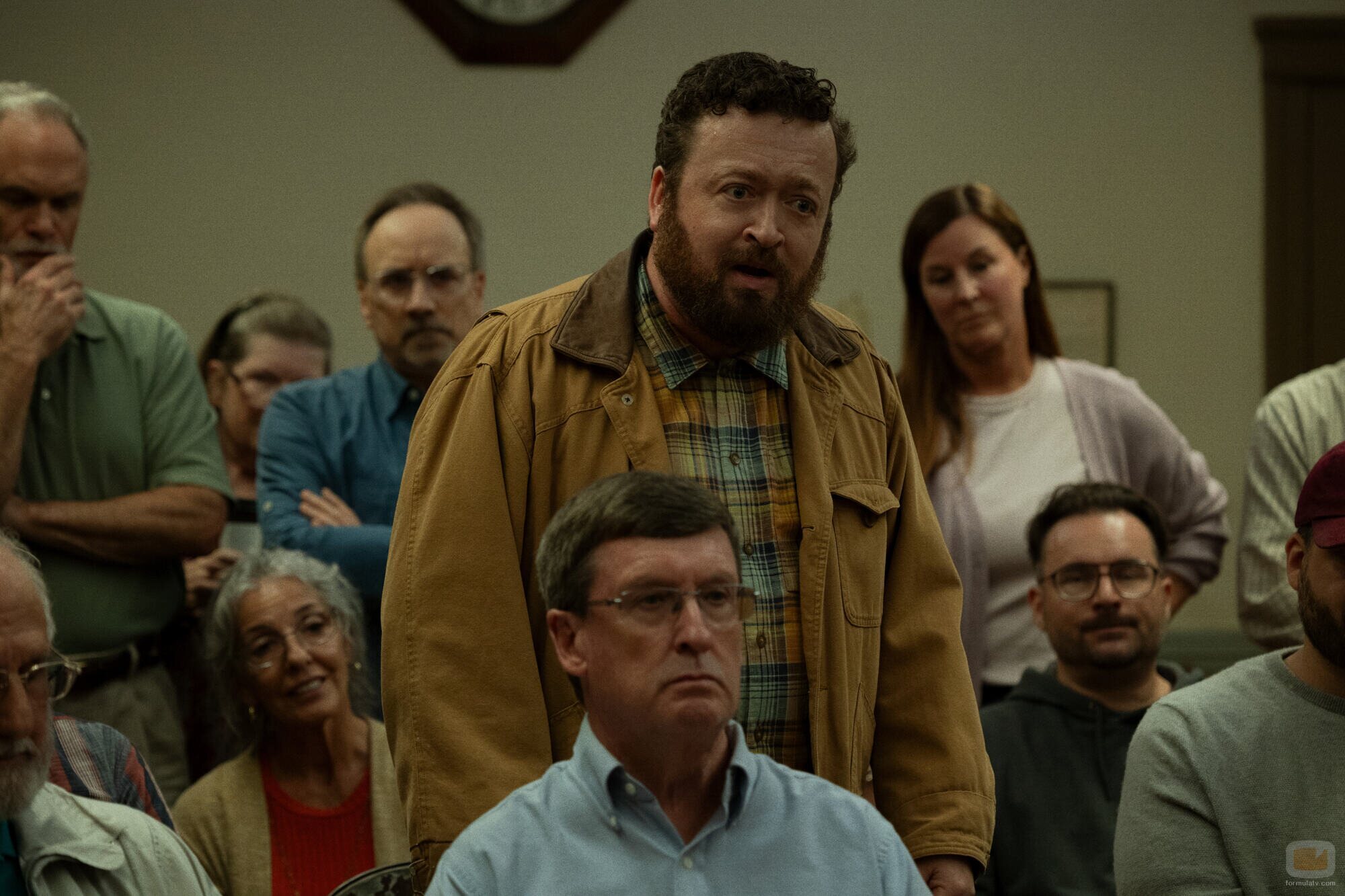 Neil Casey en Capítulo 5 titulado '¿Qué esperar en tu viaje?' de 'La maldición de Widow's Bay'