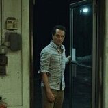 Matthew Rhys en el 1x05 de 'Widow's Bay'