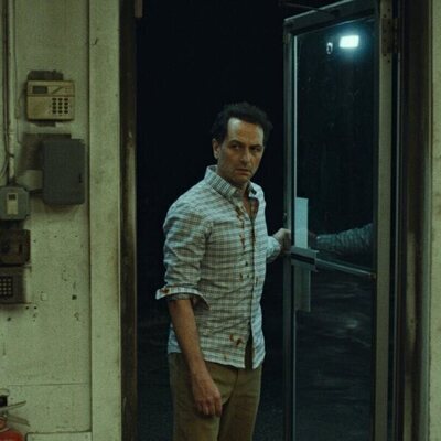 Matthew Rhys en el 1x05 de 'Widow's Bay'