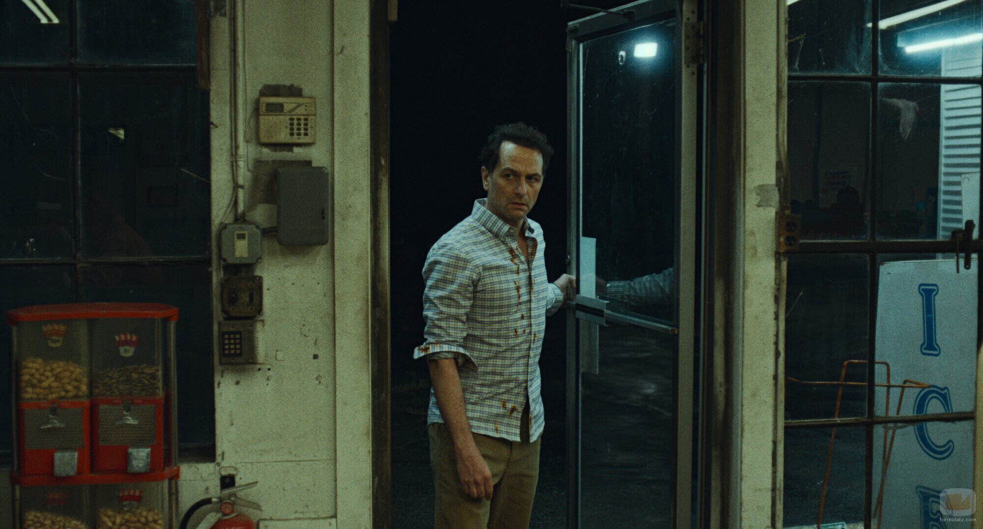 Matthew Rhys en el 1x05 de 'Widow's Bay'