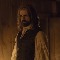 Hamish Linklater en 'Nuestra historia' de 'Widow's Bay'