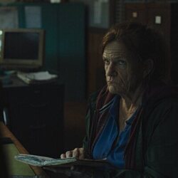 Dale Dickey en Capítulo 9 titulado 'Refugio de emergencia' de 'La maldición de Widow's Bay'