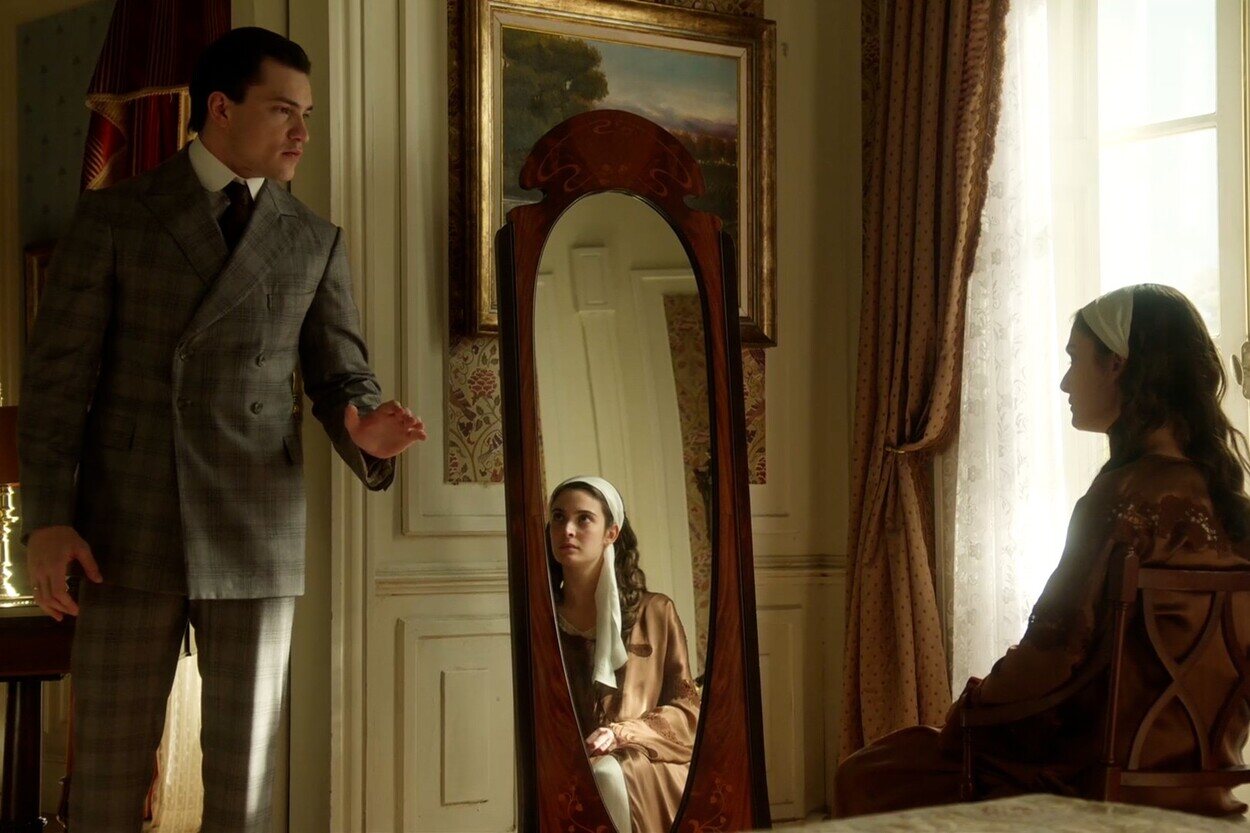 Ciro y Julieta en una escena de 'La promesa'