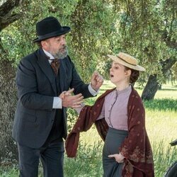 Sara Molina y Manuel Regueiro en el 7x121 de 'La promesa'