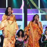 Bertín Osborne es María del Monte junto a María del Monte en 'Tu cara me suena'