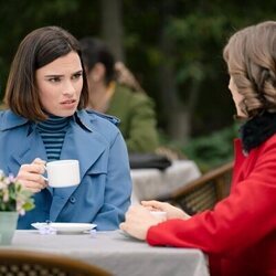 Instantánea de Marta Belmonte y Alba Brunet en Capítulo 114 titulado 'Viernes 26 de junio de 2026' de 'Sueños de libertad'