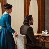 Amparo Piñero y Ibrahim Al Shami J. en la temporada 7 y el capítulo 122 de 'La promesa'