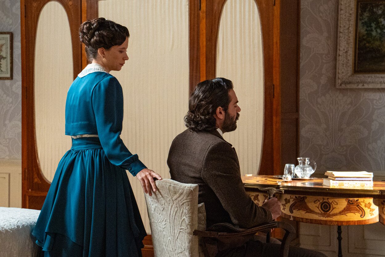 Martina y Adriano en una escena de 'La promesa'