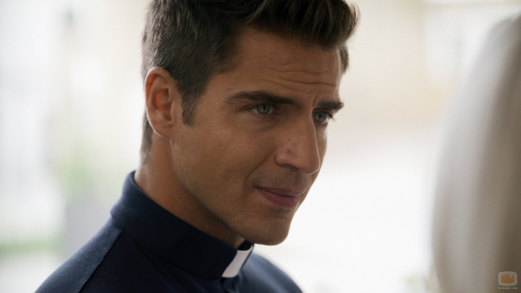 Maxi Iglesias en 1x03 'El abogado' de 'Ella, maldita alma'