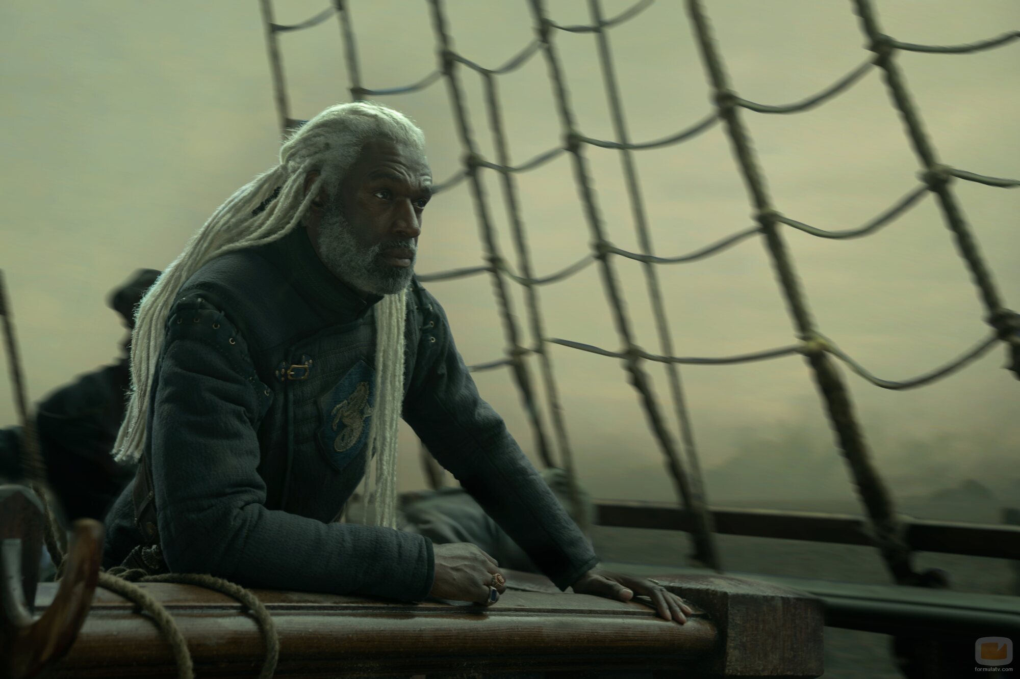 Steve Toussaint en 3x01 titulado 'Sal y Mar, Fuego y Sangre' de 'La Casa del Dragón'
