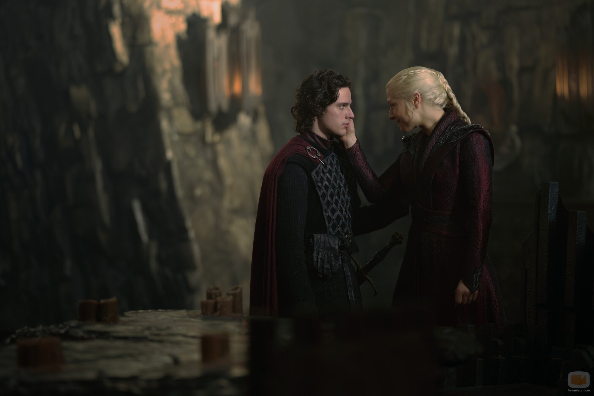 Harry Collett y Emma D'Arcy en Capítulo 1 titulado 'Sal y Mar, Fuego y Sangre' de 'La Casa del Dragón'