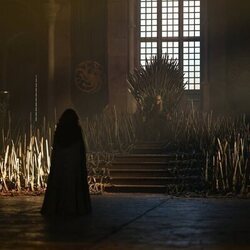 Ewan Mitchell y Olivia Cooke en 'Sal y Mar, Fuego y Sangre' de 'House of the Dragon'