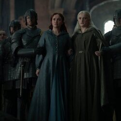 Olivia Cooke y Phia Saban en 3x02 'Desembarco de la Reina' de 'La Casa del Dragón'