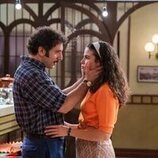 Dèlia Brufau y Carlos Troya en la temporada 3 y el capítulo 123 de 'Sueños de libertad'