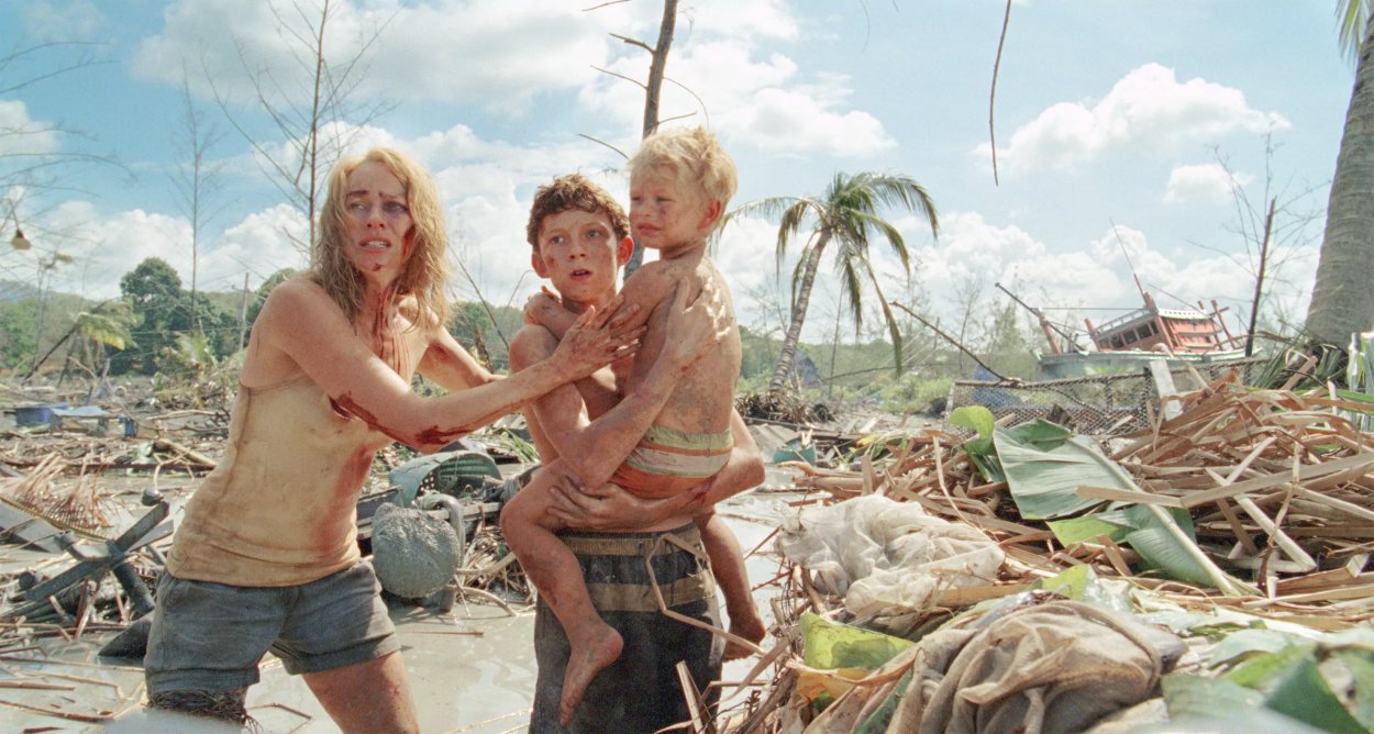 Naomi Watts y Tom Holland en "Lo Imposible"