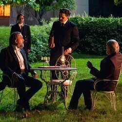 Manuel Regueiro y Carlos de Austria en 7x127 'Miércoles 15 de julio de 2026' de 'La promesa'