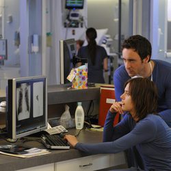 Alex O'Loughlin en Three Rivers