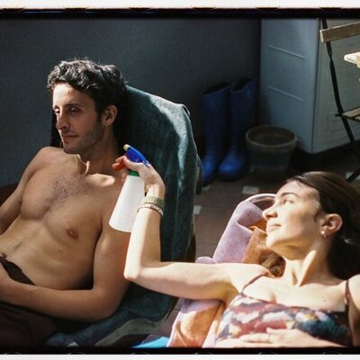 Daniel Ibáñez y Itziar Manero en una escena de 'Toda la verdad de mis mentiras'