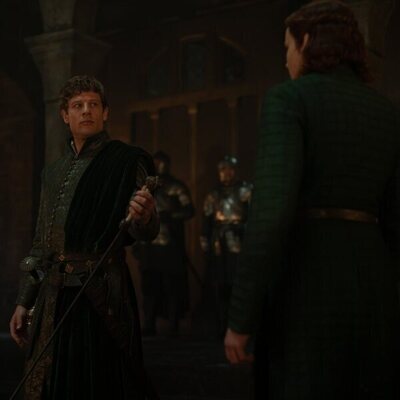 Benjamin Evan Ainsworth y James Norton en el 3x04 de 'House of the Dragon'