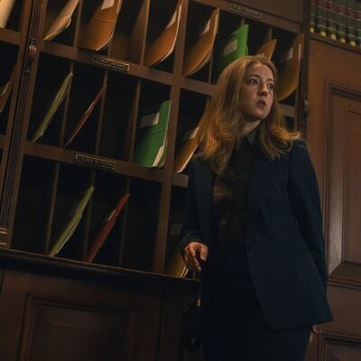 Jessy Hodges en 1x05 titulado 'Estafador' de 'Satisfacción garantizada'