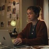 Tatiana Maslany en Capítulo 9 titulado 'Errado' de 'Satisfacción garantizada'