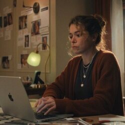 Tatiana Maslany en Capítulo 9 titulado 'Errado' de 'Satisfacción garantizada'