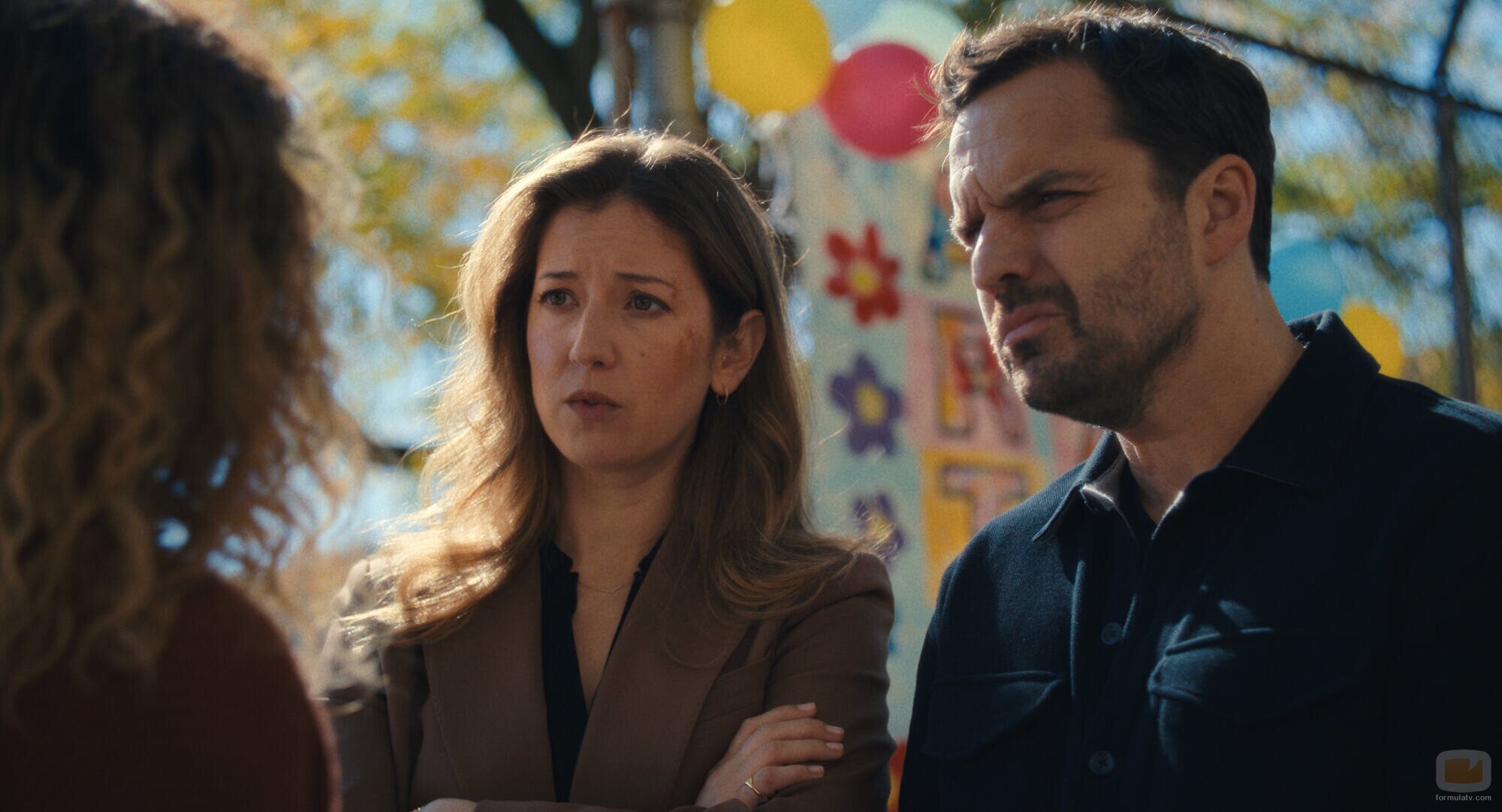 Jake Johnson y Jessy Hodges en 'Errado' de 'Satisfacción garantizada'