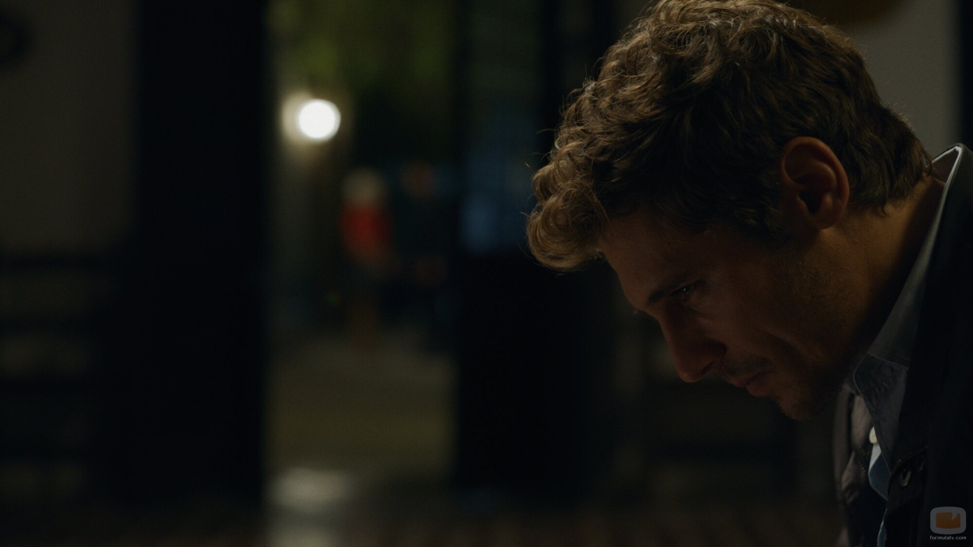 Martiño Rivas en 1x05 'Salvar La Caleta' de 'Ella, maldita alma'