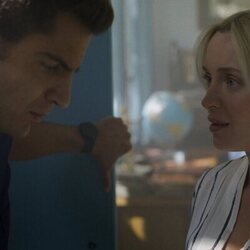 Karina Kolokolchykova y Maxi Iglesias en 1x05 'Salvar La Caleta' de 'Ella, maldita alma'