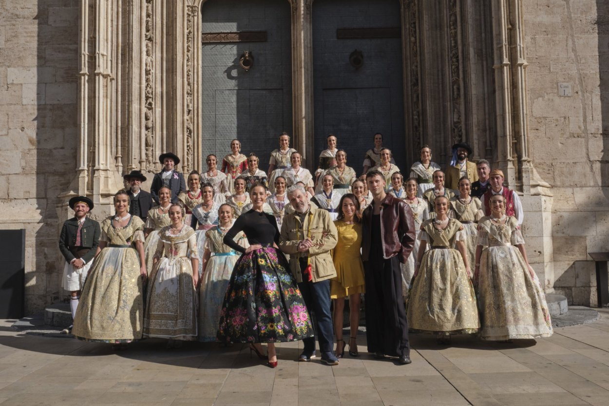 Homenaje al traje tradicional valenciano en 'Maestros de la costura Celebrity'