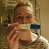 Elle Fanning en el 1x01 de 'Margo tiene problemas de dinero'