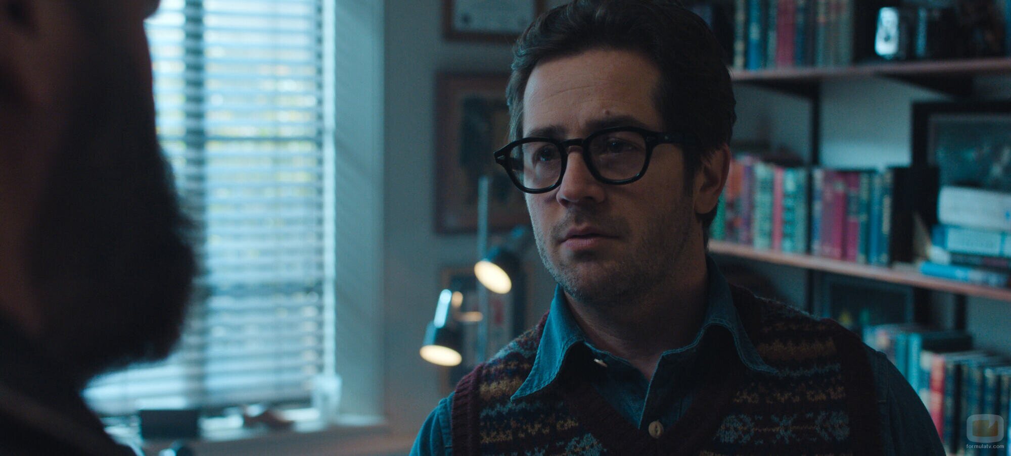 Michael Angarano en Capítulo 4 titulado 'Amigas' de 'Margo tiene problemas de dinero'