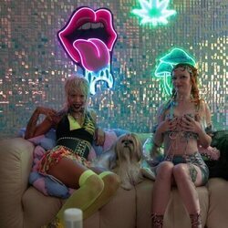 Rico Nasty y Lindsey Normington en el 1x04 de 'Margo tiene problemas de dinero'